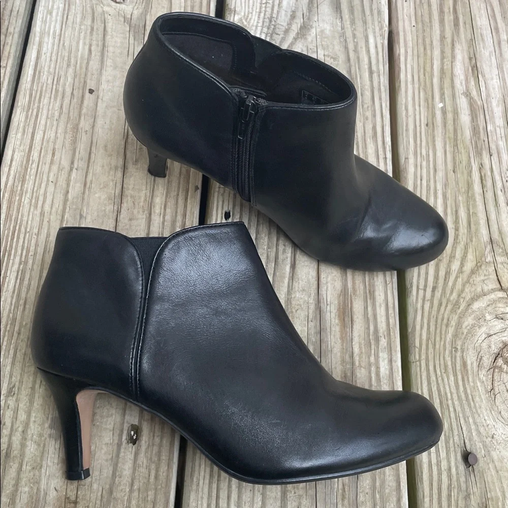 Clarks Collection Arista Paige Black Leather Ankle Booties Women’s Size 6.5